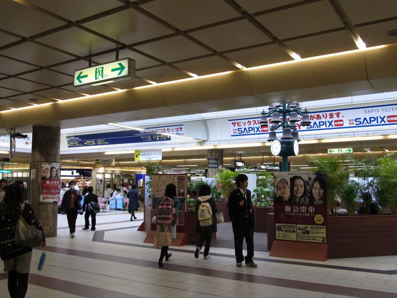 阪急電車に乗って西宮北口 : 大阪情報サロン 阪急電車に乗って西宮北口 : 大阪情報サロン